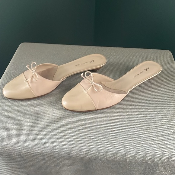 Anne Klein Cream Mules with Bow Detail - Picture 3 of 8